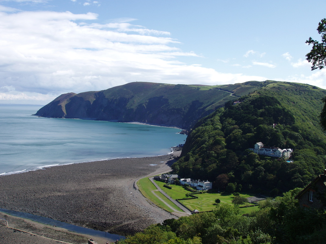 Picture-of-Lynmouth-beach-from-the-cliffs
