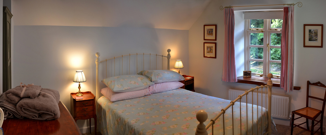 Picture-of-the-main-bedroom-of-No-13-a-Holiday-Cottage-in-Lynmouth-Devon