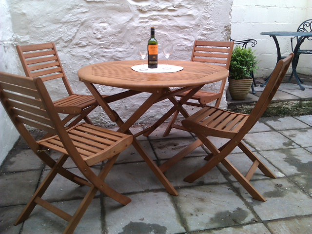 Picture-of-the-patio-area-of-No-13-a-Holiday-Cottage-in-Lynmouth-Devon
